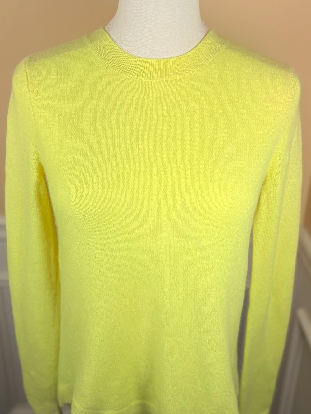 ✨ White + Warren S 100% Cashmere Neon Lemon Crewneck Sweater | MENDED